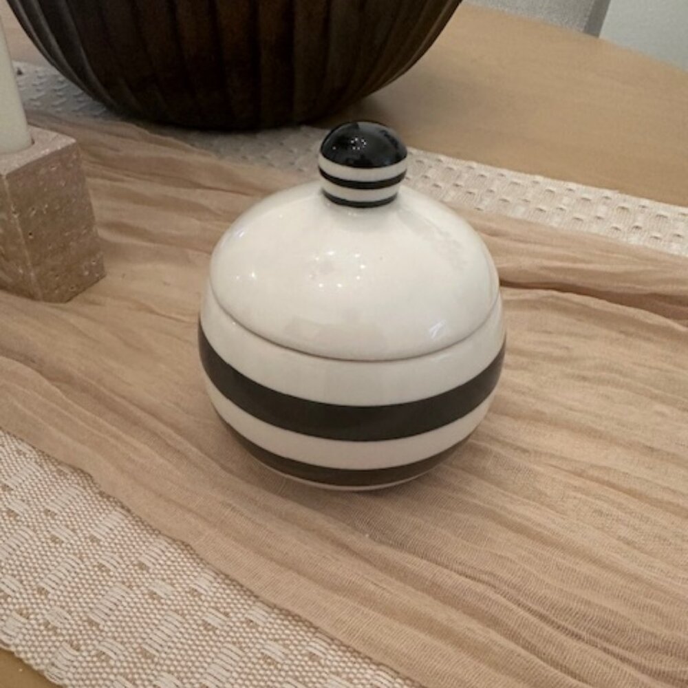 Vintage Price & Kensington Pristine Pottery sugar bowl with modern appeal